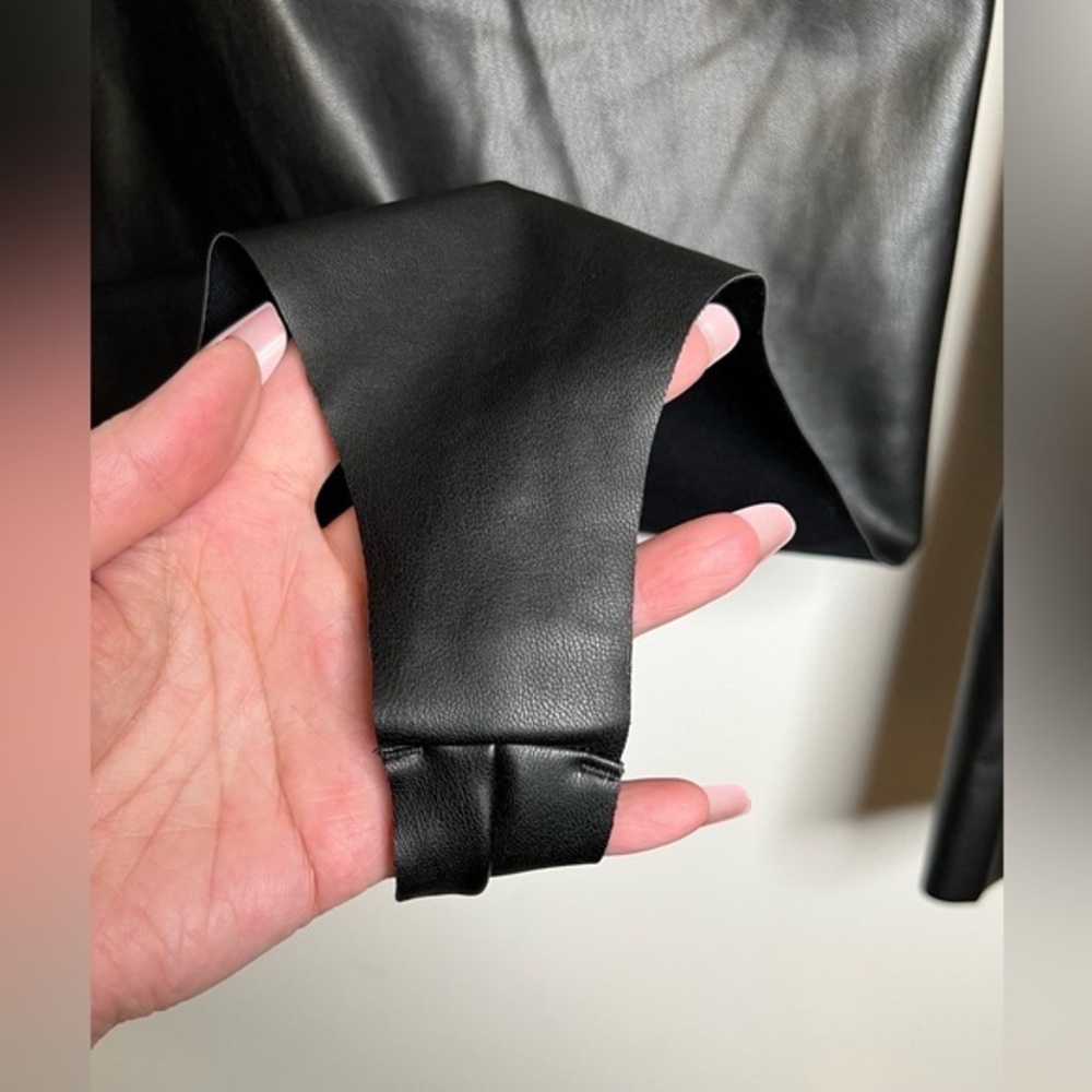 SKIMS Faux Leather Long Sleeve Bodysuit - Picture 10 of 13